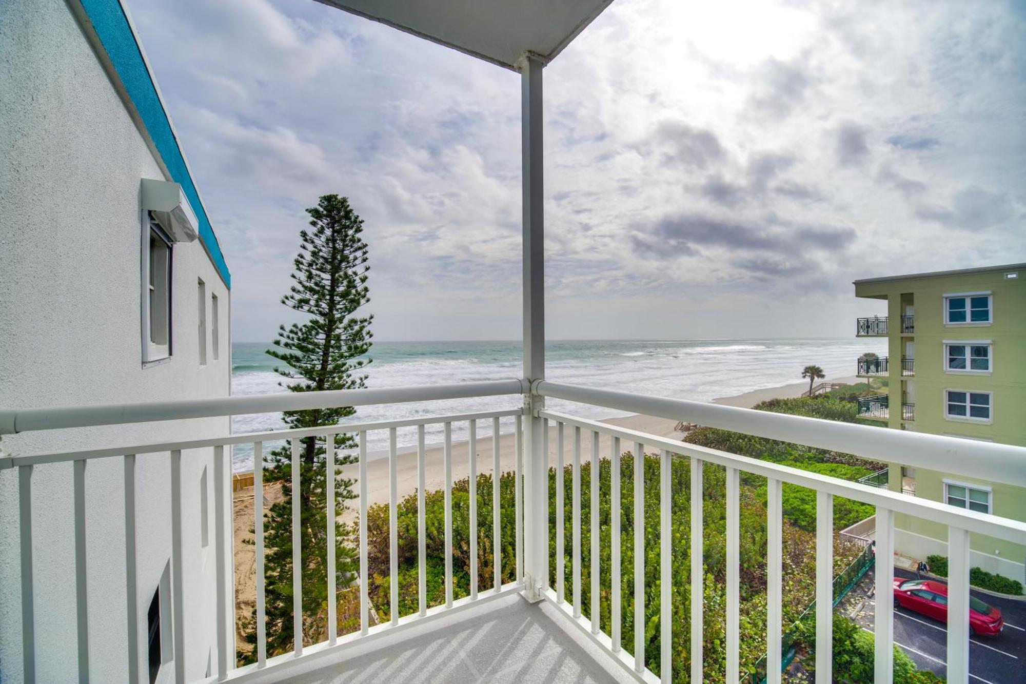 Pet-Friendly Satellite Beach Condo With Balcony! Eksteriør billede